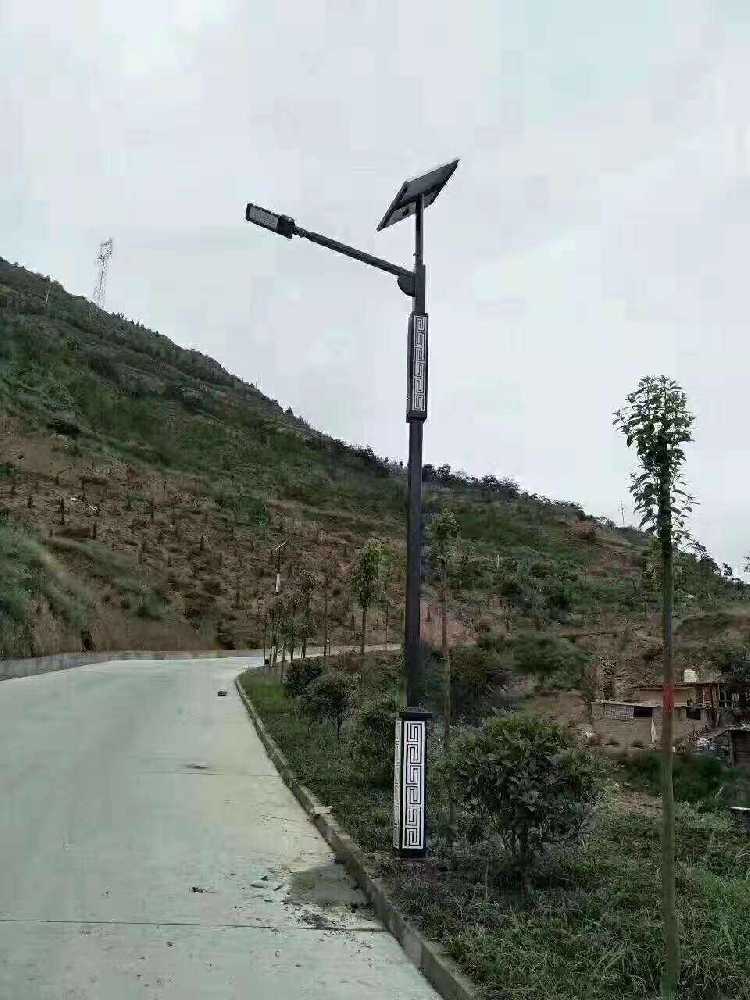 类乌齐县仿古太阳能路灯